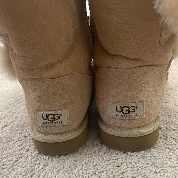 UGG Bailey Button Boots Sand - Picture 4 of 4
